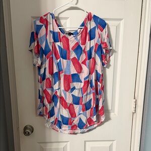 Alfani Abstract Geo V-Neck Short Sleeve Tee in Blue & Pink